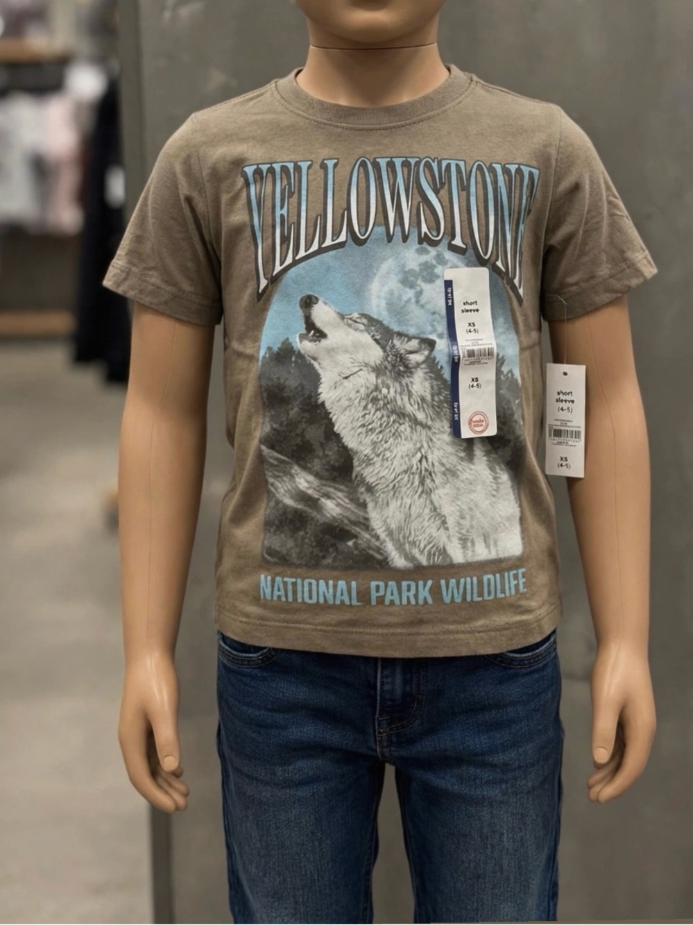 wonder nation Taupe Short-Sleeve Yellowstone Wolf Graphic Tee with Blue Accents